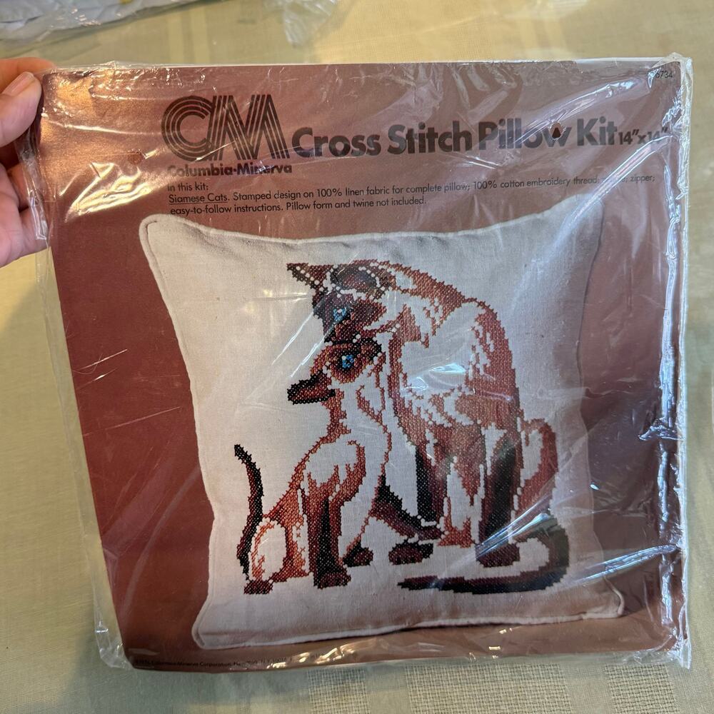 NEW VTG 1976 Columbia Minerva cross stitch pillow kit 14x14 siamese cats